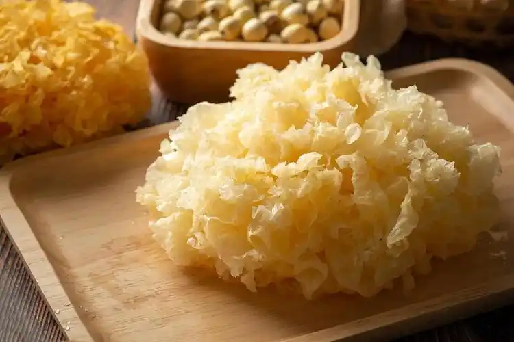 银耳加一宝,滋补不衰老!现在吃正合适! - 美篇