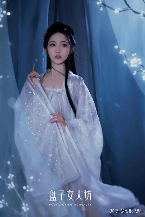 盘子女人坊古装写真白色系主题客片欣赏