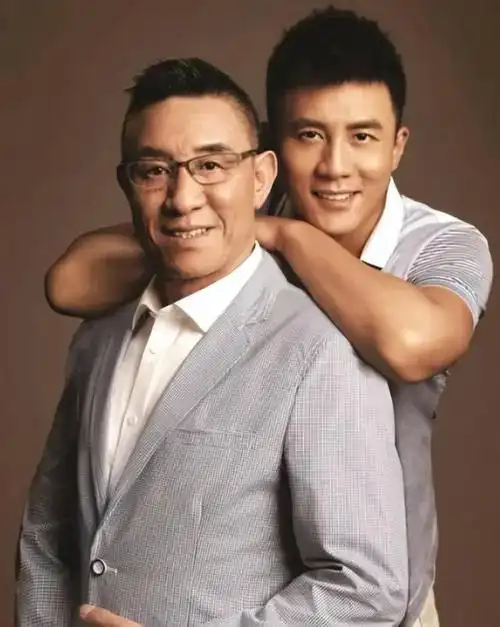 回顾:四对娱乐圈隐藏父子,有人已超过父亲成就,有人却
