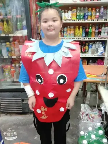 废物利用时装秀 秀出环保新风尚