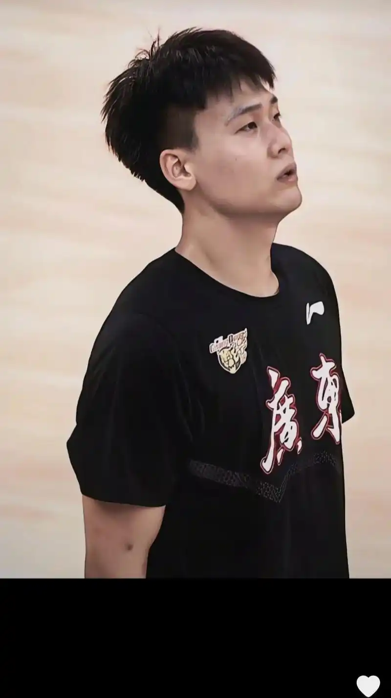 赵睿 想要一个全是睿哥照片的评论区可以嘛06 - 抖音