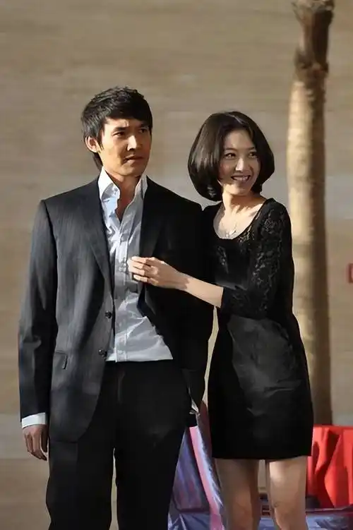 她是"靳东的亲妹妹",因《知否》一炮而红,老公至今成谜_高露_表演