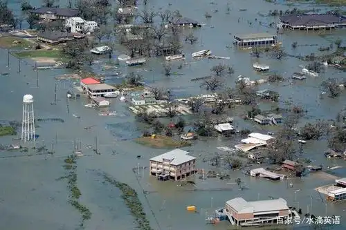 丧生的佛罗伦萨飓风和15年前袭击路易斯安那州的卡特里娜飓风有共同点