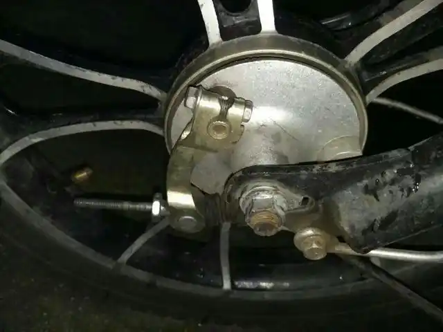 电动车鼓刹刹不死的原因是什么?