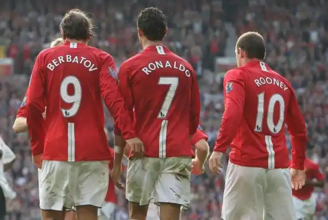 还记得曼联的潇洒哥吗?曾在家乡被绑架 抽烟只是装酷摆拍