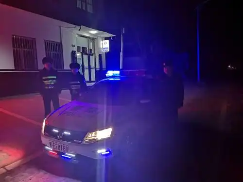 第二派出所开展夜间巡逻防范工作