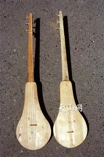 奇妙的"库姆孜"琴