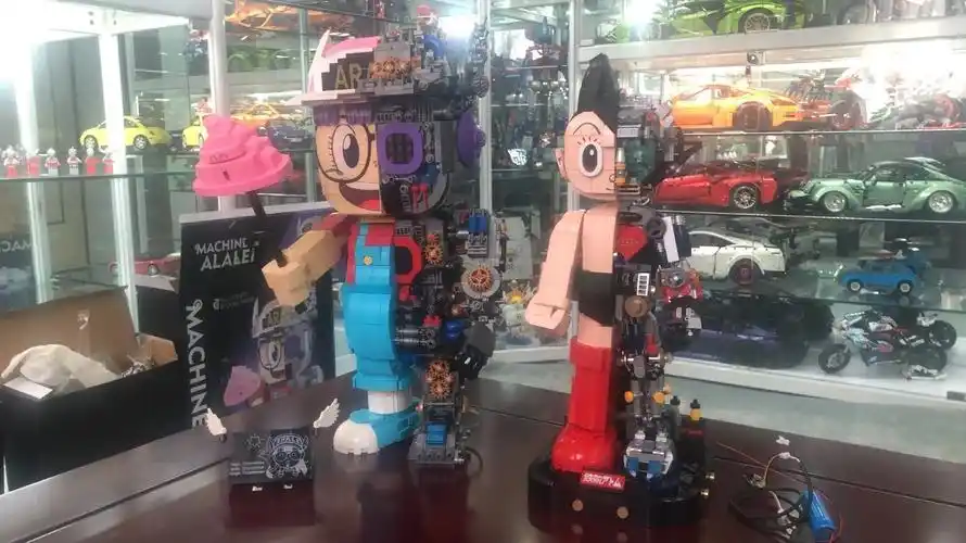 胖胖的阿拉蕾,招牌动作就是拿树杈举着便便跑,这款完美的呈现了阿拉蕾