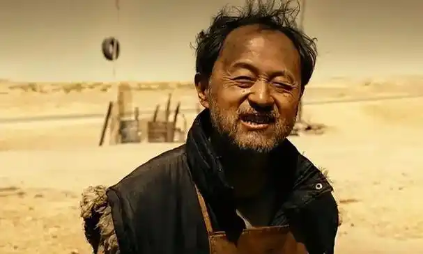 国家一级演员杨新鸣:到沙漠拍戏,本是演屠夫,却真杀了十几头猪