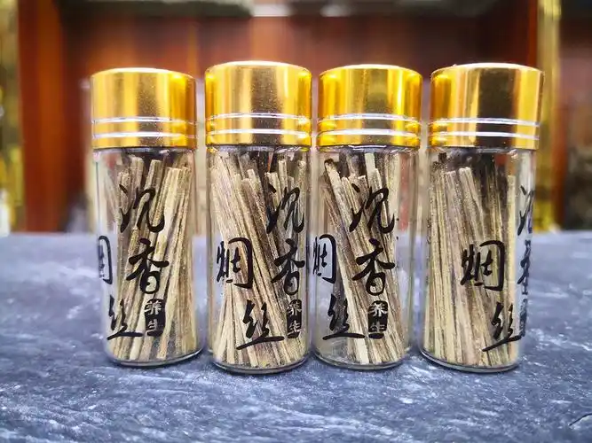 沉香插烟条越南芽庄沉香木丝片条沉香抽烟铁盒散装沉香条插烟伴侣高