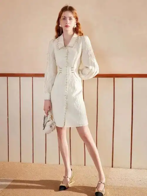 肩窄的女生穿衣搭配,肩窄而且溜肩怎么穿衣