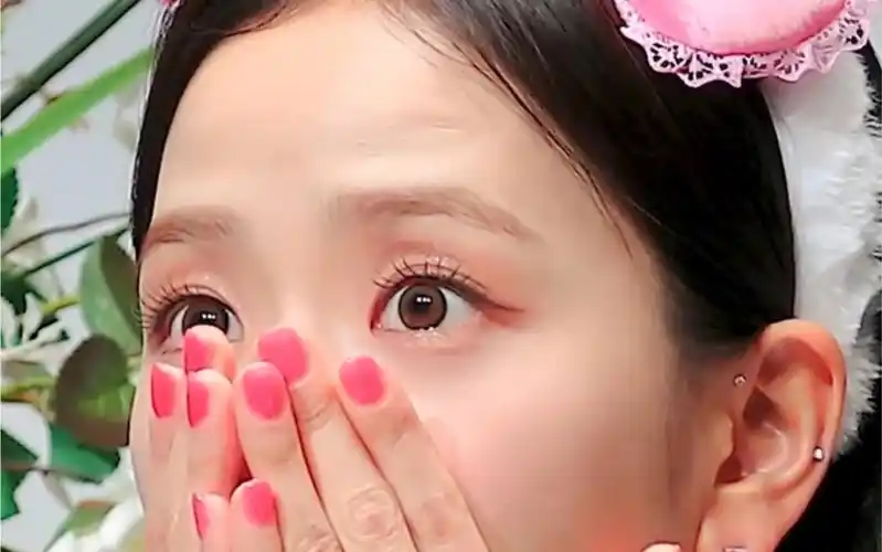 粉墨军团门面担当金智秀