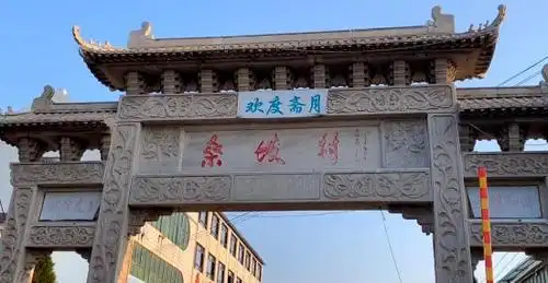 河南桑坡村服饰市场大量商家一夜闭市