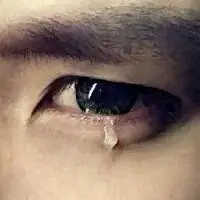 男生虐心哭泣头像默默流泪图_微信头像图片大全