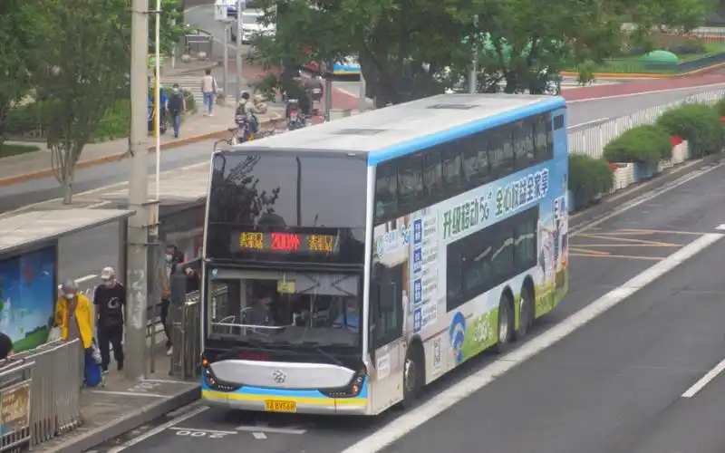 北京公交200路外环广通双层进站东直门北