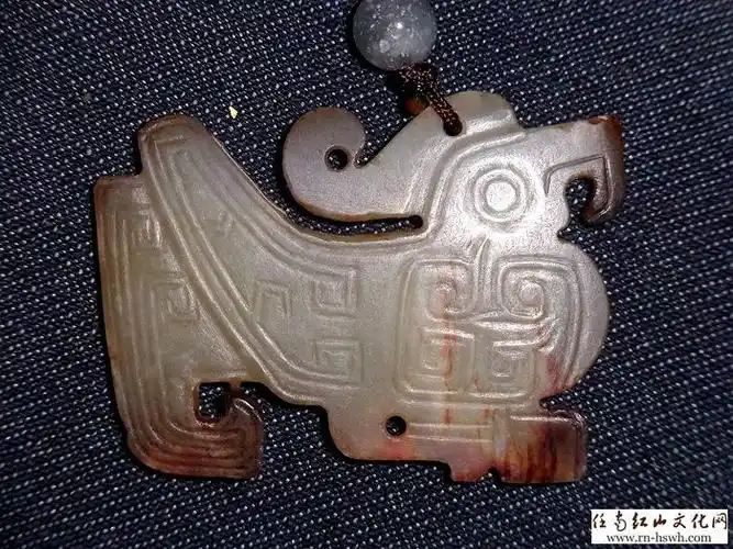 玄鸟牌饰 -- 商 - 中华古玉器 论坛 - 红山文化,任南红山文化官网