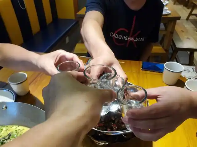 兄弟情是没有色的酒,53度酱悦坊值得细细品味