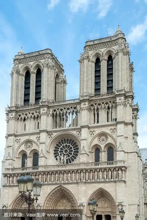 巴黎圣母院的西立面