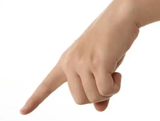 「手相」指弯曲的人性格分析,手指弯曲影响运势吗?