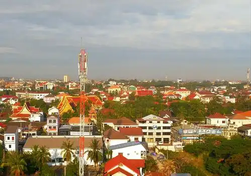 在老挝首都万象高层酒店拍城市全景
