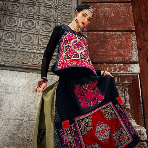 绣云南老绣原创民族服装女手工刺绣复古连衣裙上衣民族风衣服定制