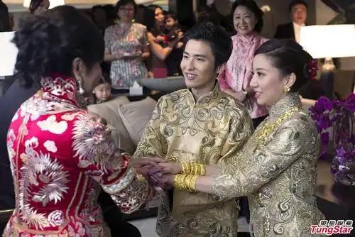 最好看的褂皇是蔡加赞和汪圆圆结婚时的那套吧(加.