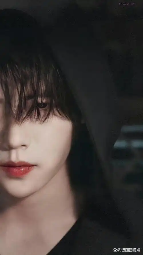 日前,肖宇梁特别在自己生日当天发布了一组他个人拍摄