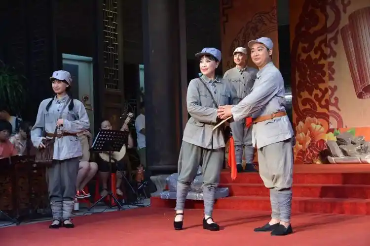 邕州剧场地方戏曲月月演丨大型现代粤剧山乡风云本周末上演