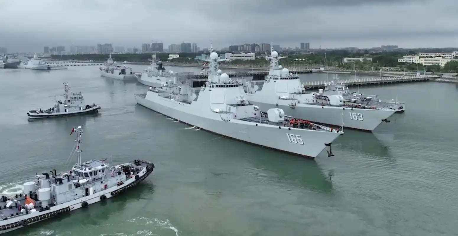 052d是中国的主力驱逐舰,而"湛江"舰又是比较新的一批052d,较之前版本