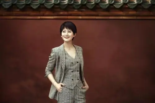 琳琳炫酷西装,干练十足朱霞:很久都没来沈阳故宫了,一步一景每个地方