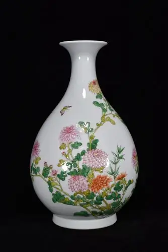 清代雍正年制珐琅彩蝶恋花玉壶春瓶