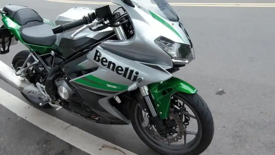 benelli 贝纳利302r 试驾体验_哔哩哔哩 (゜-゜)つロ 干杯~-bilibili