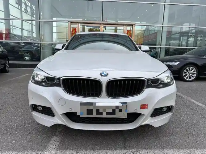 20年4月登记上牌 宝马3系gt 320i m运动套装,新车指导价35.98万