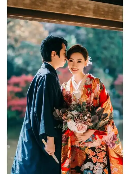 东京婚纱照传统和服色打褂