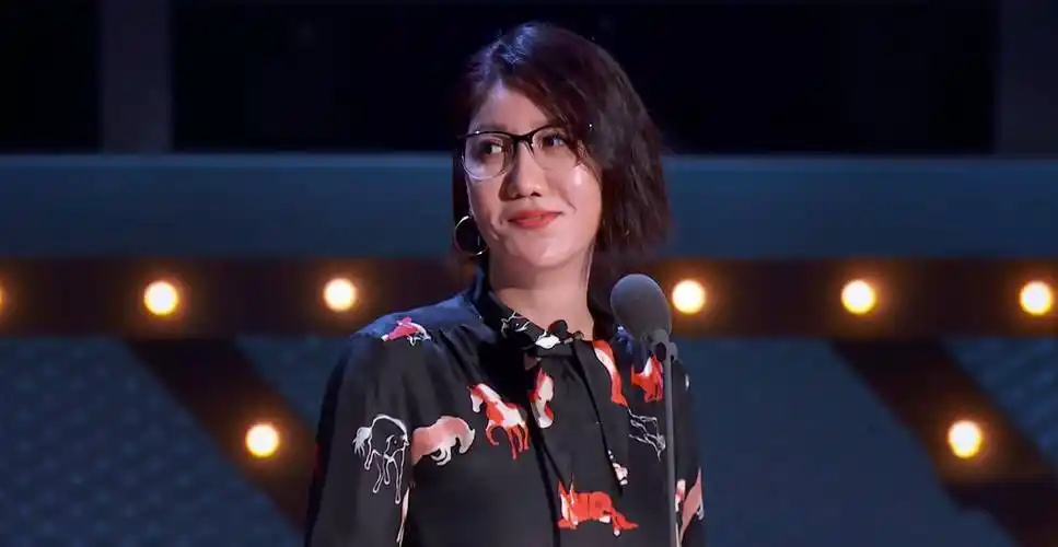 易立竞成《吐槽大会》最大宝藏,吐槽众脱口秀演员,碾压呼兰王勉