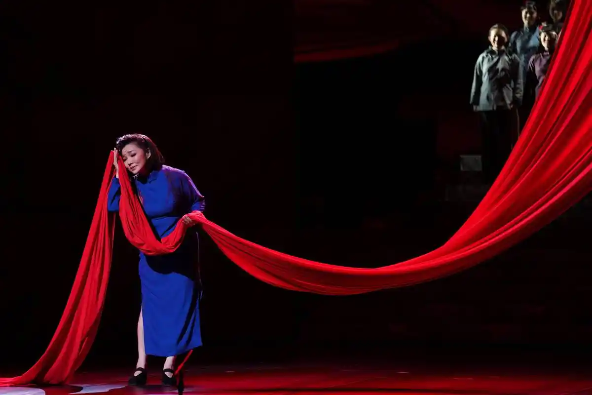 (图片均为王莉领衔主演的歌剧《江姐》剧照,由主办方提供)责编:李一珊