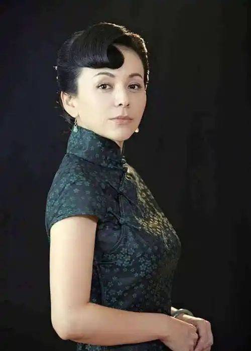 原创20年前她是"成也这个角色,败也这个角色"吧