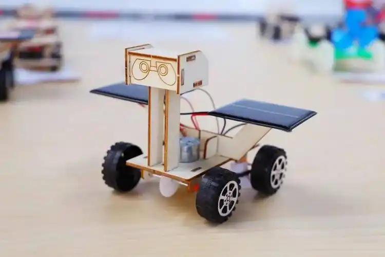 巧手生花创意无限一堂别开生面的通用技术课