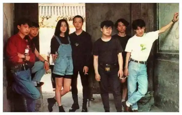 窦唯是女强人,李亚鹏称她传奇,谢霆锋称其情感秘籍._王菲_恋情_感情