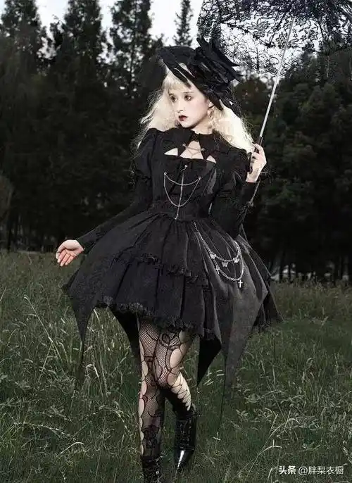 外人看来是"杀马特"的哥特风洛丽塔,却是圈内酷女孩的最爱_风格_裙装_