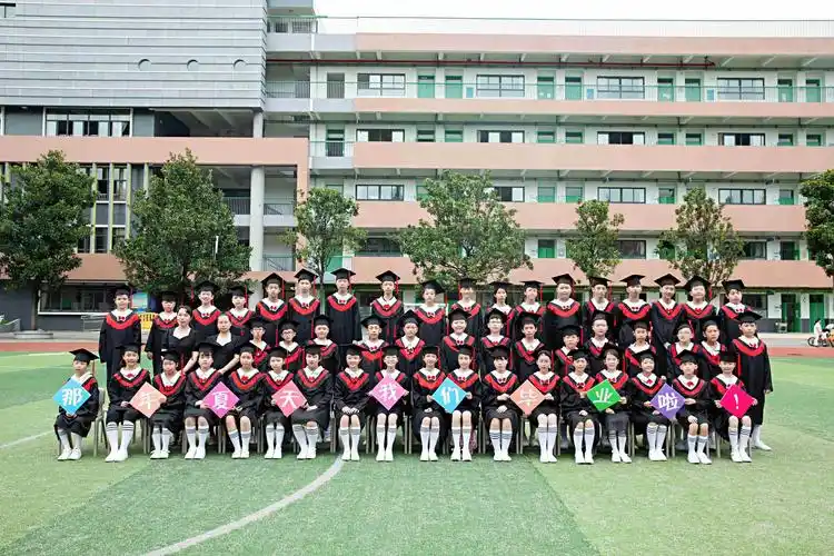 {株洲毕业照创作中心}*九方小学六二班最美毕业照全国首发