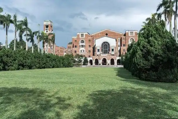 南加州大学一座历史悠久声誉卓著的私立研究型学府