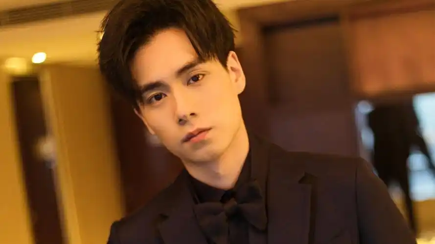 内地明星胡一天明星风尚壁纸6