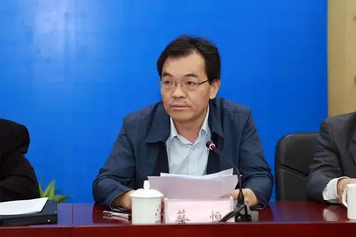 江苏省农委副主任蔡恒致辞农业部科教司教育处处长纪绍勤主持会议江苏