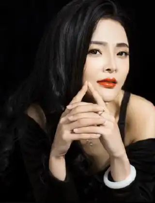 姓名:唐薇年龄:30 出生日期:——身高:168体重:46籍贯:安徽马上询价