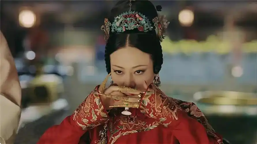 我掐指一算拿宫斗剧当职场攻略的人活不过片头曲