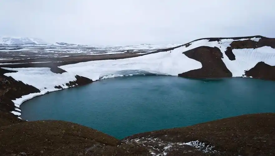 photo by prosergii gulenok via flickr阿斯恰火山口 地狱湖1717