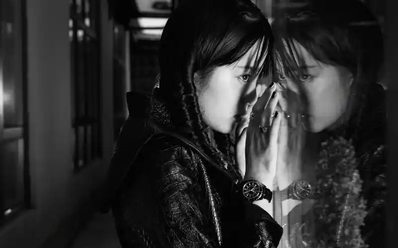 欧阳娜娜暗黑哥特风高清桌面壁纸