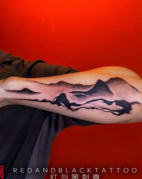 山水纹身图片_手臂水墨纹身图案