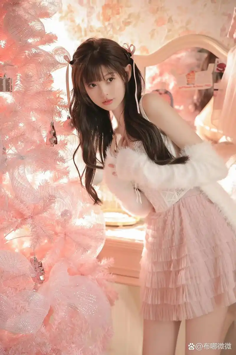 哇,这个小姐姐好可爱呀!